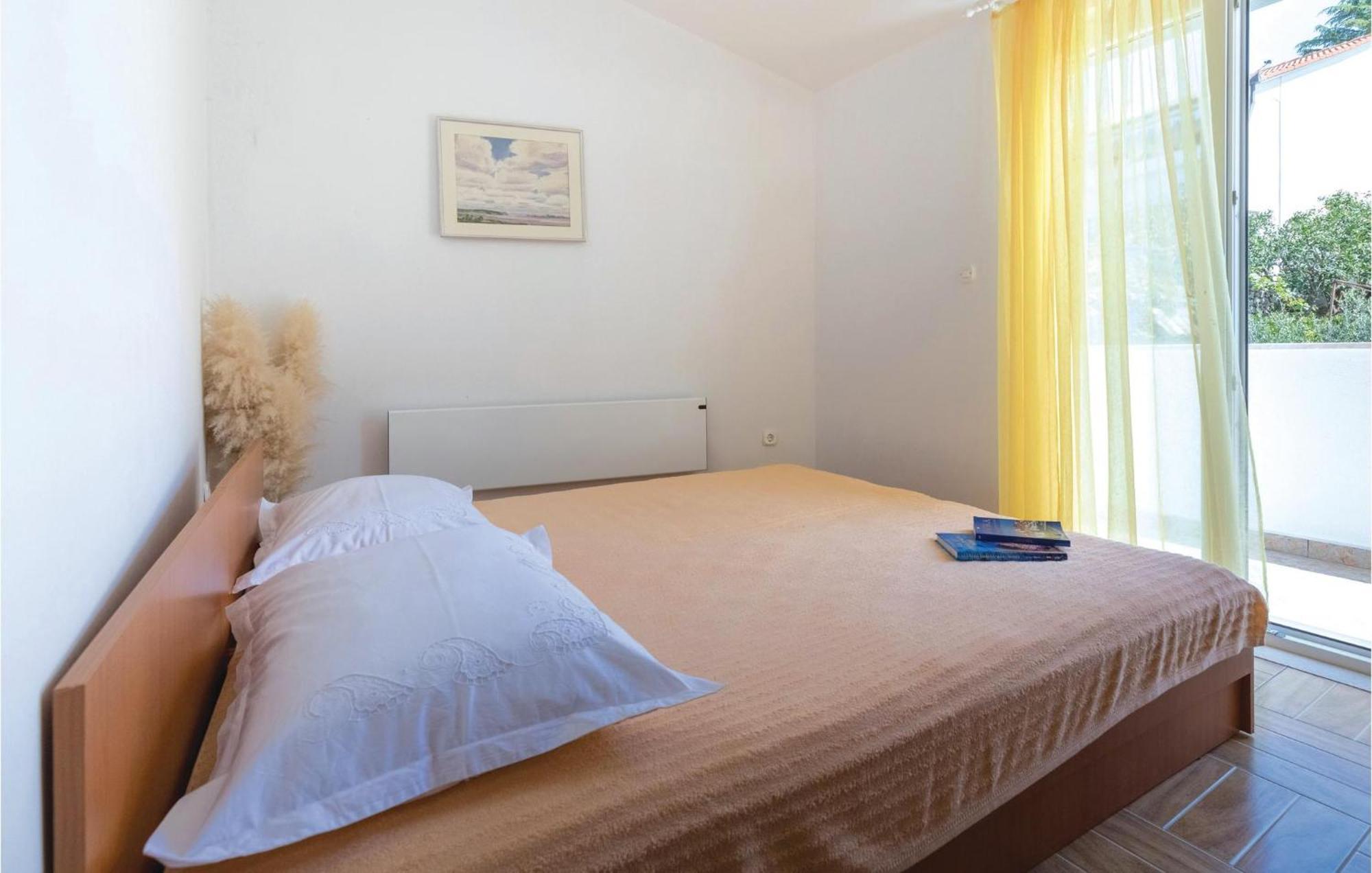 2 Bedroom Lovely Apartment In Komarna Klek Exterior foto